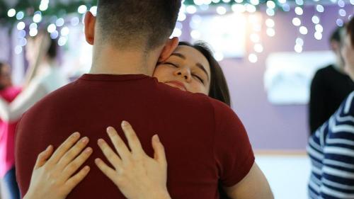 Как тактичность влияет на построение долгосрочных отношений. Тактильные отношения: что это. Почему важен физический контакт в отношениях