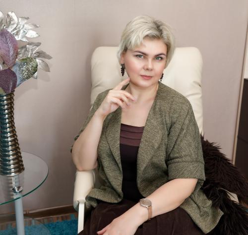 Каким образом различия в возрасте отражаются на уровне взаимопонимания и эмоциональной связи. Отношения в паре, где мужчина моложе женщины — комментарий психолога Оксаны Коноваловой , эксперта журнала COLADY